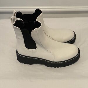 Sincerely Jules Chelsea Ankle Boots White Leather Platform Lug Sole Women’s 7M